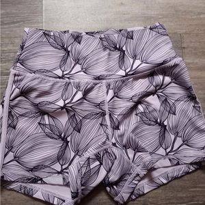Buff bunny lavender floral workout shorts medium